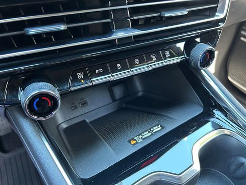 Certified 2026 Chevrolet Traverse RS FWD image 33