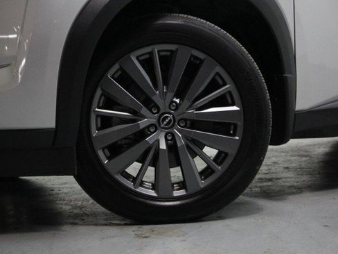 Used 2024 Nissan Pathfinder SL w/ SL Premium Package image 3