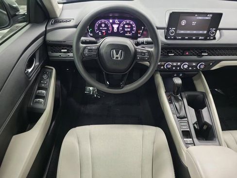 Certified 2025 Honda Accord SE image 16