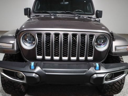 Used 2023 Jeep Wrangler Unlimited Sahara w/ Cold Weather Group AWD/4WD image 5
