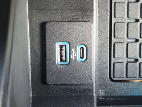 Used 2023 Ford Expedition Limited image 37