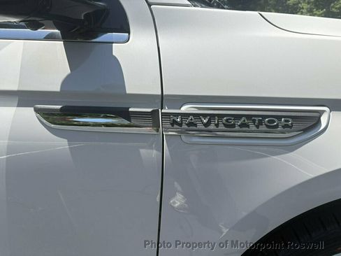 Used 2022 Lincoln Navigator Reserve AWD/4WD image 24
