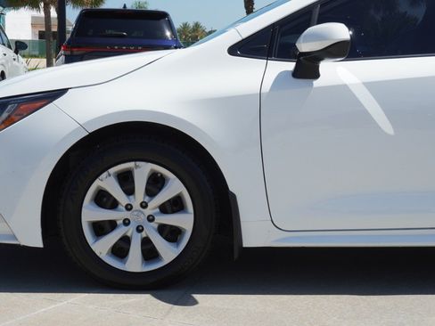 Used 2022 Toyota Corolla LE FWD image 10