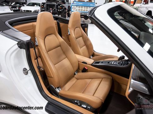 Used 2015 Porsche 911 4 Cabriolet image 28