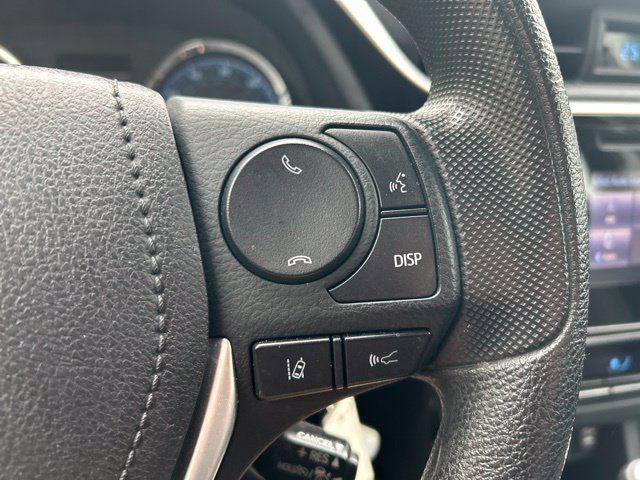 Used 2017 Toyota Corolla LE w/ Carpet Mat Package (TMS) FWD image 19