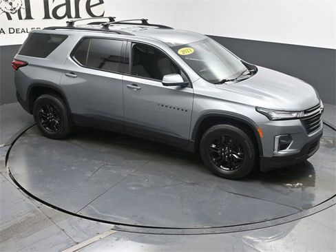 Used 2023 Chevrolet Traverse LT image 38