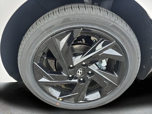 New 2026 Hyundai Elantra SEL Sport Premium image 9