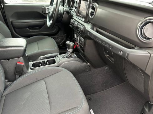 Used 2022 Jeep Wrangler Unlimited Rubicon 4xe image 19