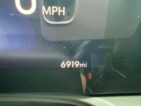 Used 2025 Buick Encore GX Avenir w/ Avenir Convenience Package FWD image 4