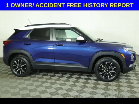 Used 2023 Chevrolet TrailBlazer ACTIV w/ Convenience Package AWD/4WD image 2