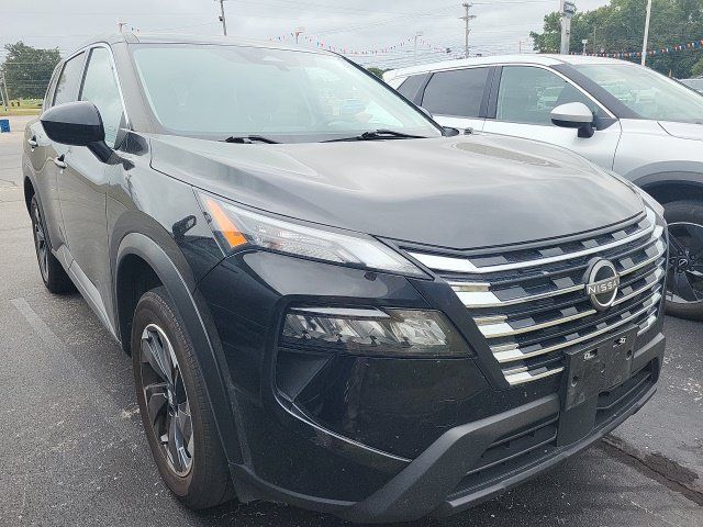 Used 2024 Nissan Rogue SV AWD/4WD image 4