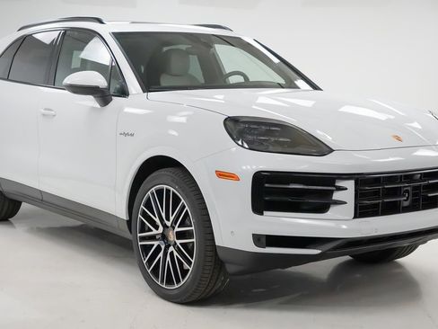 New 2026 Porsche Cayenne S image 8