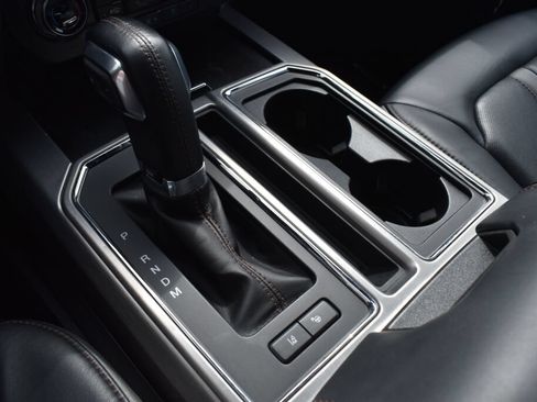 Used 2019 Ford F150 Platinum w/ Equipment Group 701A Luxury AWD/4WD image 15