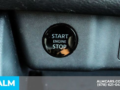 Used 2025 Nissan Rogue SV FWD image 26