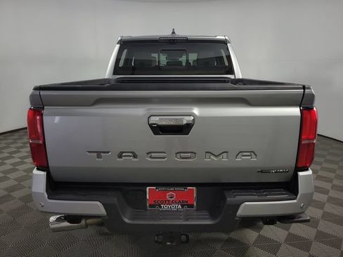 Used 2025 Toyota Tacoma Limited AWD/4WD image 7