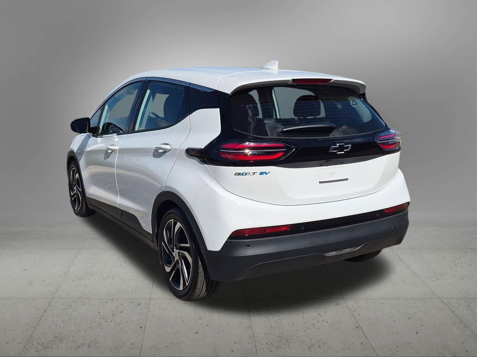 Used 2023 Chevrolet Bolt LT w/ Infotainment Package FWD image 4