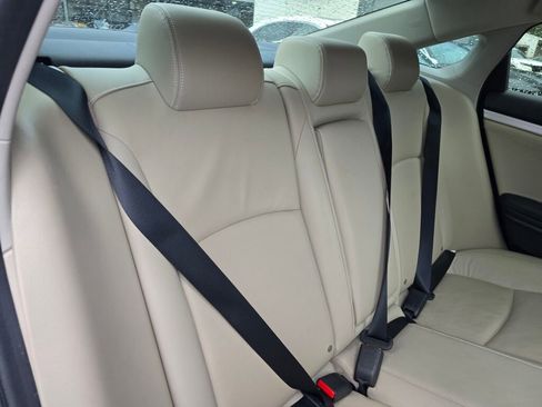 Used 2018 Honda Civic Touring image 10