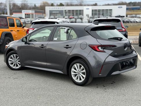 Used 2024 Toyota Corolla SE w/ SE Package image 3