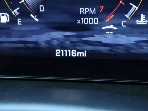 Used 2026 Chevrolet Traverse LT FWD image 28