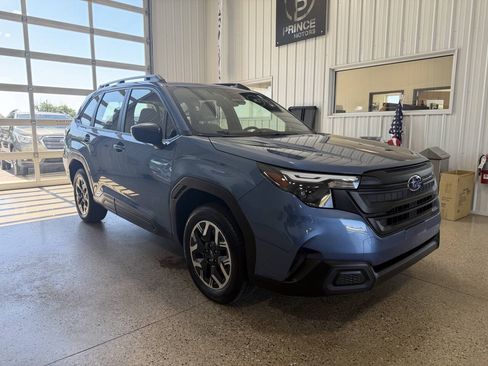 Used 2025 Subaru Forester AWD/4WD image 8