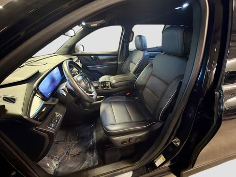 Used 2025 Buick Enclave Preferred image 13