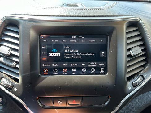 Used 2020 Jeep Cherokee Latitude Plus w/ Cold Weather Group AWD/4WD image 16