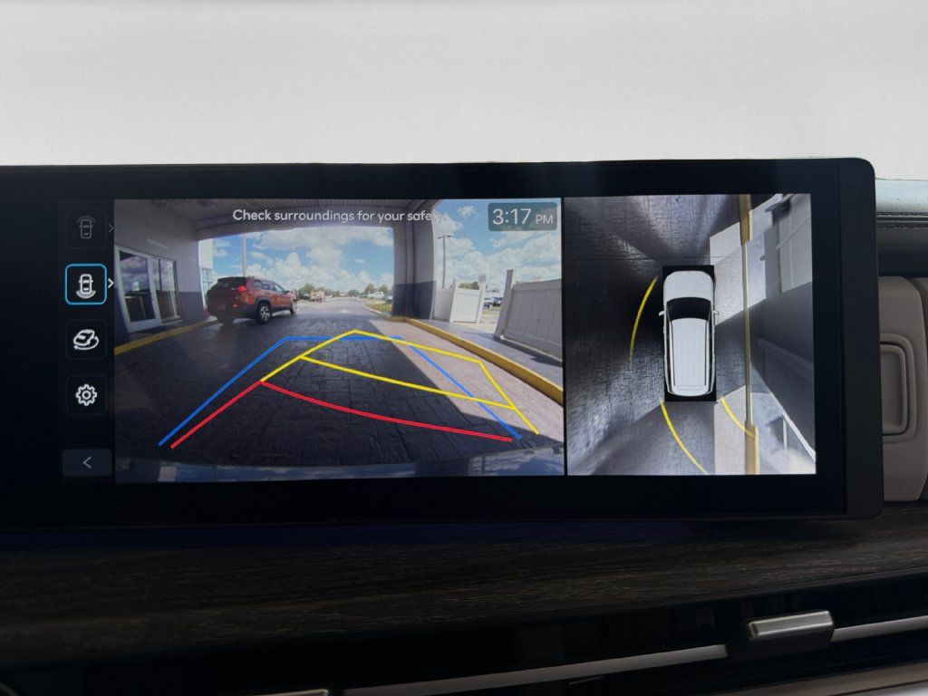 Used 2025 Hyundai Santa Fe Limited FWD image 16