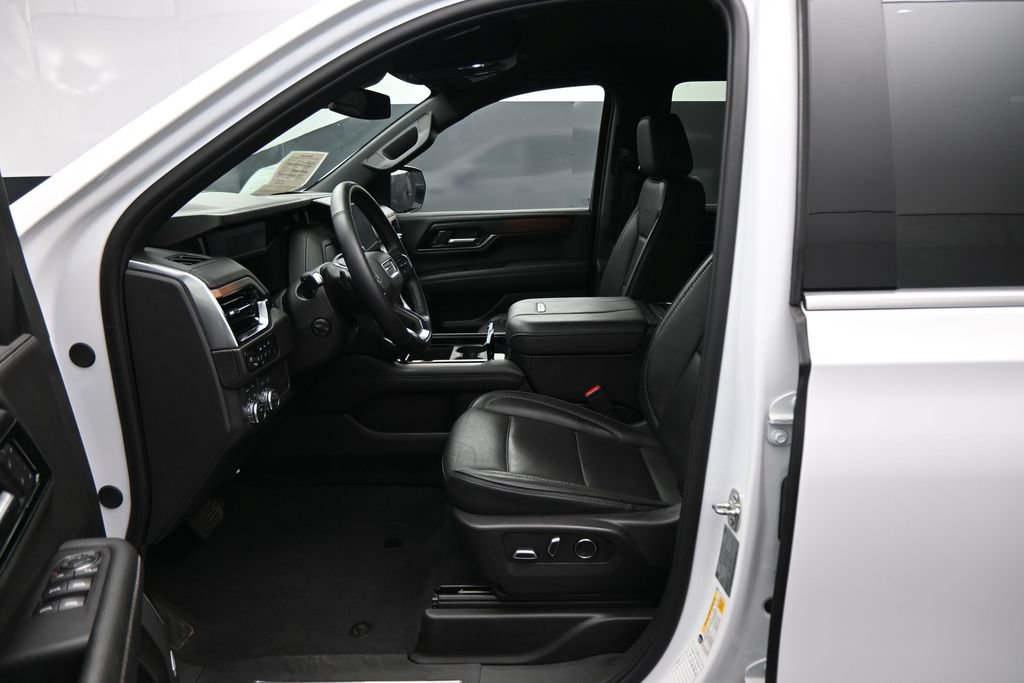 Used 2025 GMC Yukon Denali AWD/4WD image 9