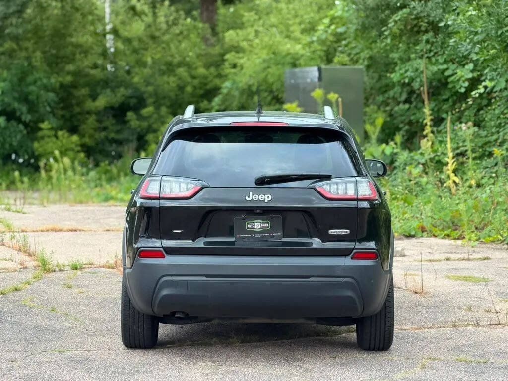 Used 2019 Jeep Cherokee Latitude w/ Popular Appearance Group FWD image 5