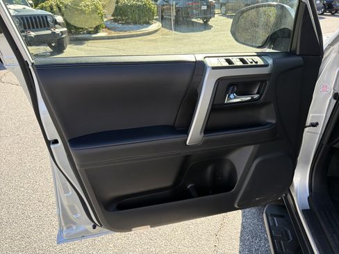 Certified 2024 Toyota 4Runner SR5 Premium image 21