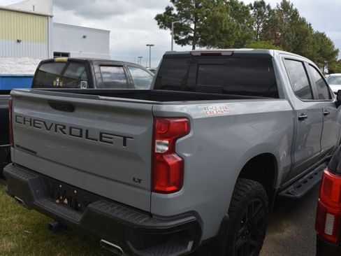Used 2024 Chevrolet Silverado 1500 LT Trail Boss w/ Convenience Package II image 4