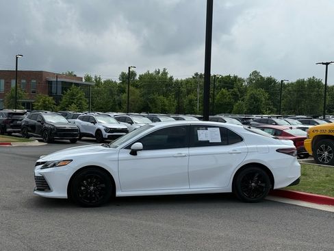 Used 2023 Toyota Camry LE FWD image 4