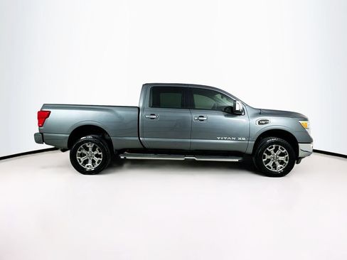Used 2017 Nissan Titan SL w/ Chrome Package RWD image 8