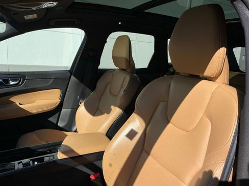 Used 2020 Volvo XC60 T5 Momentum w/ Protection Package Premier image 25