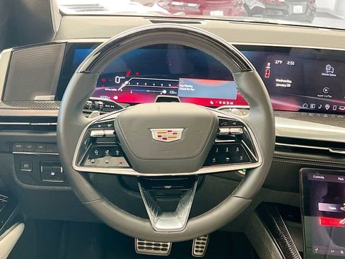 Used 2025 Cadillac Escalade V image 11