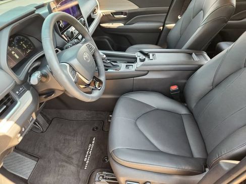 Used 2026 Toyota Grand Highlander AWD image 9