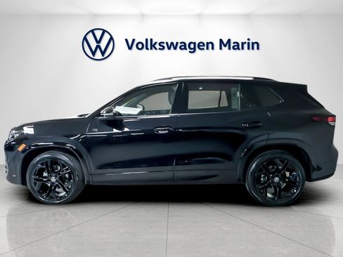 New 2026 Volkswagen Tiguan SE R-Line image 2