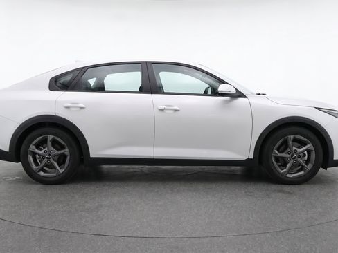 Used 2025 Kia K4 LXS FWD image 11