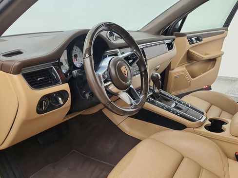 Used 2017 Porsche Macan Turbo AWD/4WD image 36