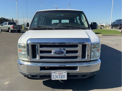 Used 2009 Ford E-150 and Econoline 150 Wagon image 2