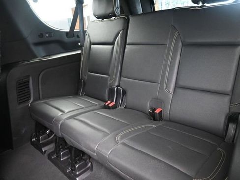 Used 2023 Chevrolet Suburban Premier image 19