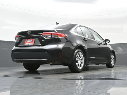 Used 2022 Toyota Corolla LE FWD image 28