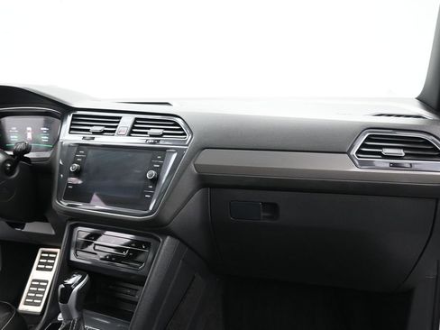 Used 2023 Volkswagen Tiguan SE R-Line FWD image 17
