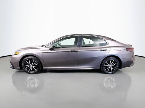 Used 2024 Toyota Camry SE image 6