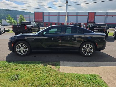 Used 2023 Dodge Charger SXT AWD/4WD image 7