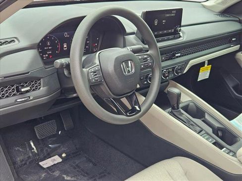 New 2025 Honda Accord SE image 3