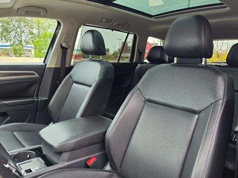 Used 2018 Volkswagen Atlas SEL FWD image 18