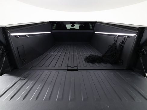 Used 2025 Tesla Cybertruck AWD Crew Cab image 10