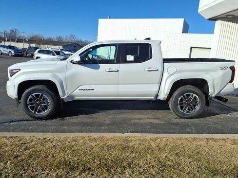 New 2026 Toyota Tacoma TRD Sport image 2