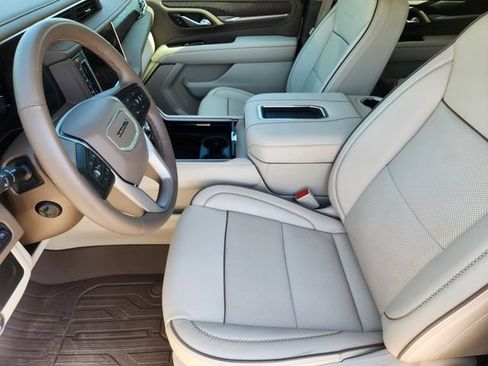 Used 2024 GMC Yukon Denali AWD/4WD image 13